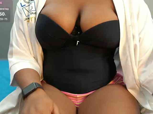 Modelo: friendsmom
