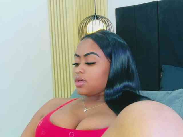 Model: friendsmom
