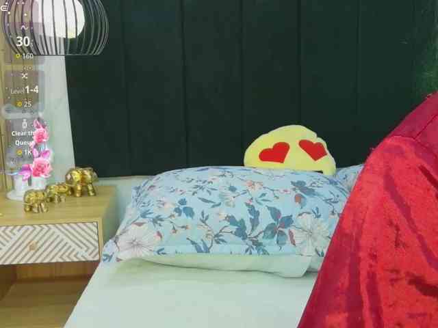 friendsmom webcam