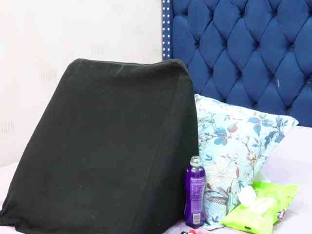 friendsmom webcam