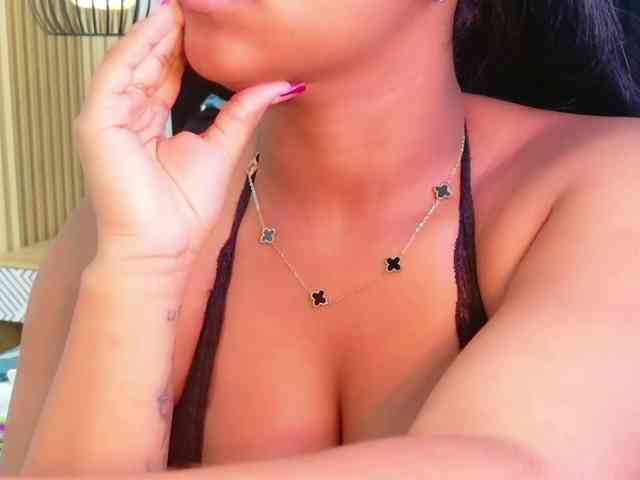friendsmom webcam