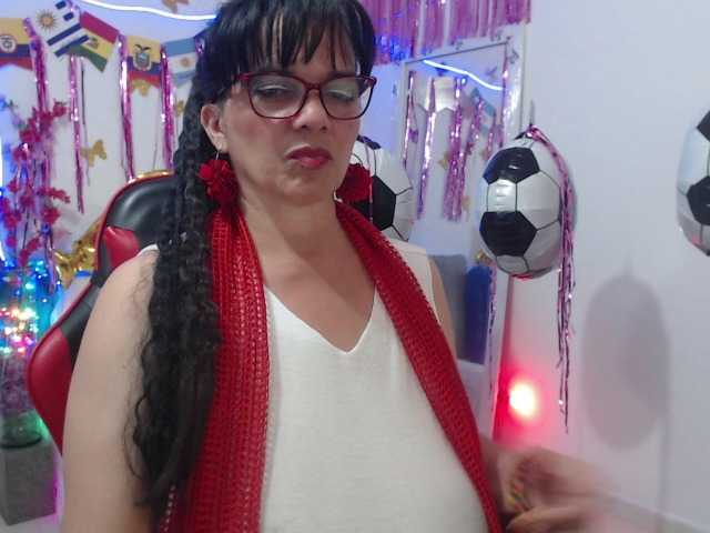 sarasmith2 live cam on BongaCams