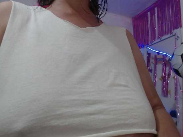 sarasmith2 live cam on BongaCams