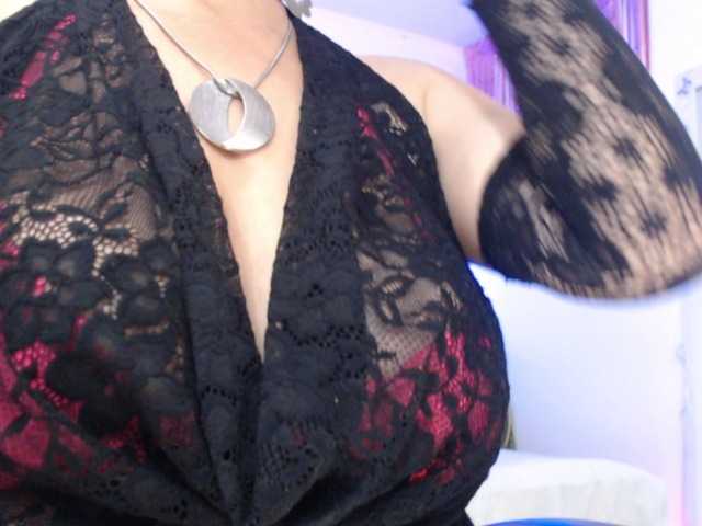 sarasmith2 live cam on BongaCams