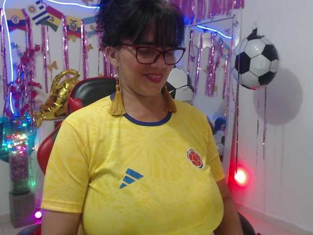 sarasmith2 live cam on BongaCams