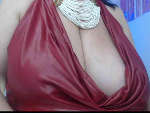 sarasmith2 live female cam on bongacams