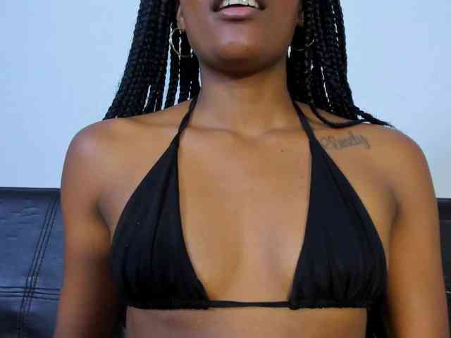 Model: CamilaThomsson