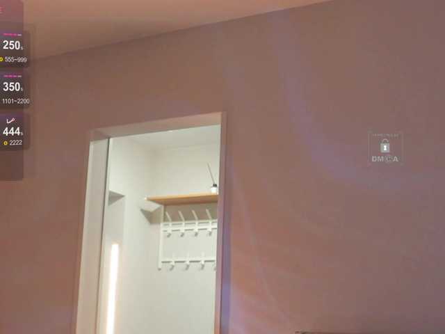 MsAura's BongaCams show and profile