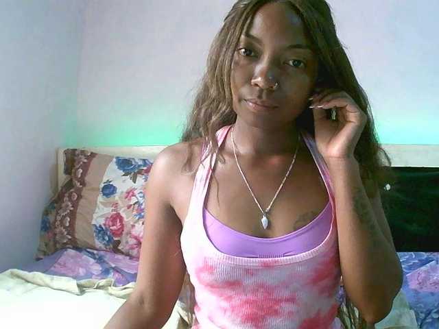 maliah's BongaCams show and profile