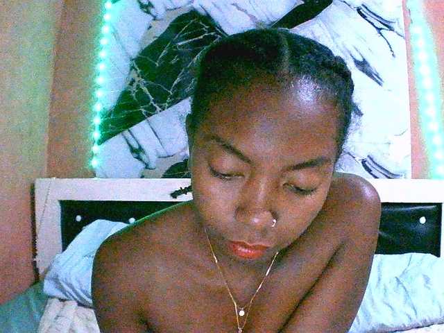 maliah live cam on BongaCams