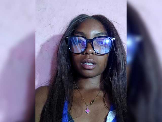 laetitianah live webcam show