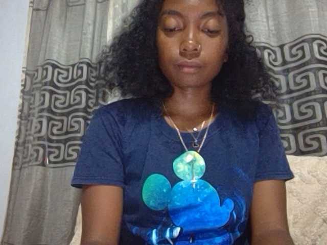 laetitianah — live female cam