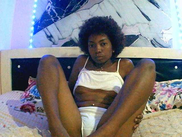 Maliah, 24 y/o - Live Cam on BongaCams