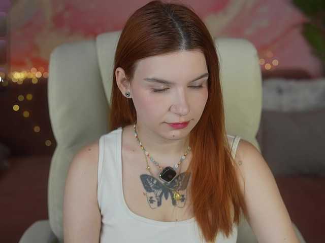 RedShinee live cam on BongaCams
