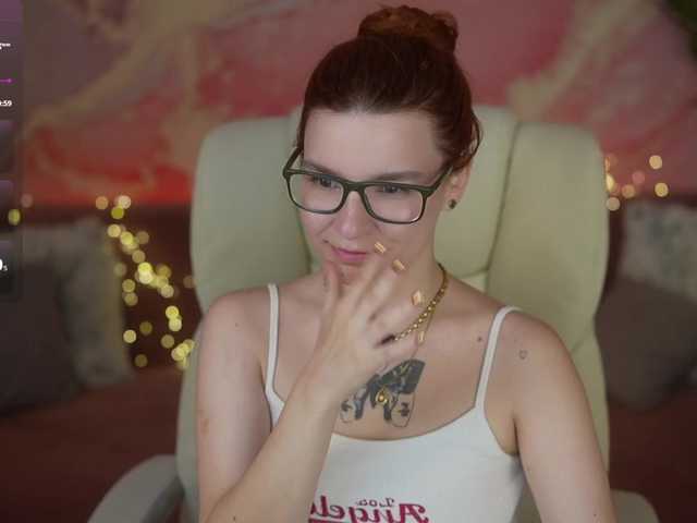 RedShinee live cam on BongaCams