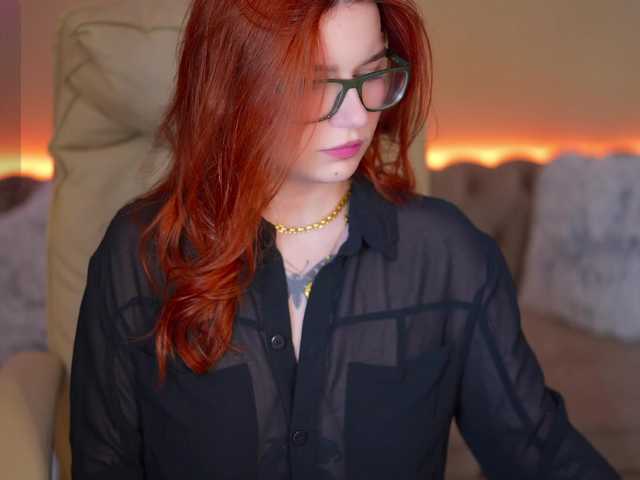 RedShinee live cam on BongaCams