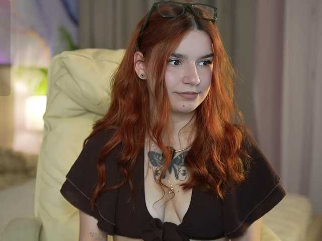 RedShinee live cam on BongaCams