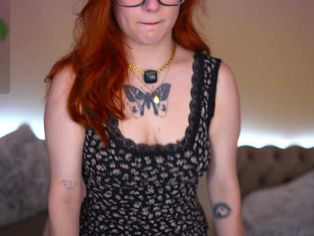 RedShinee live webcam show