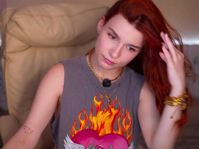 RedShinee live cam on BongaCams