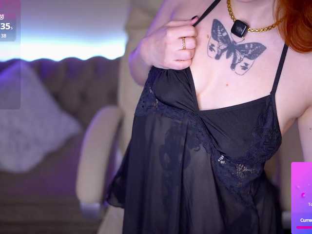 RedShinee's BongaCams show and profile