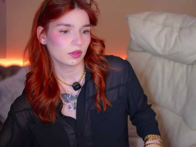 RedShinee live cam on BongaCams