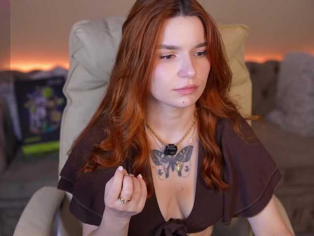 RedShinee live webcam show