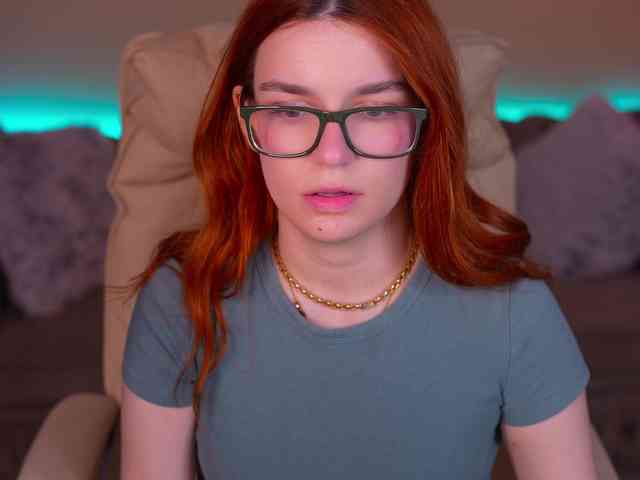 RedShinee Live Webcam on BongaCams