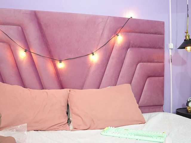 Beautifulskinny18 live cam on BongaCams