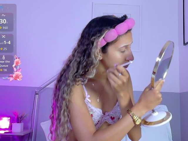 Beautifulskinny18 live cam on BongaCams