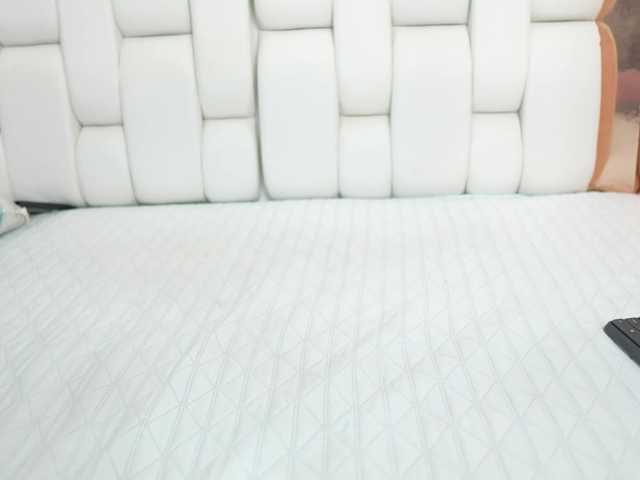 Beautifulskinny18 live webcam show