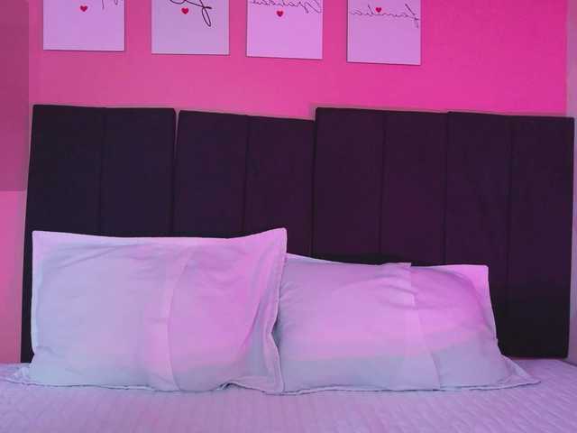 Beautifulskinny18 live cam on BongaCams