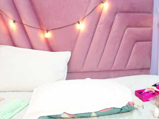 Beautifulskinny18 live cam on BongaCams