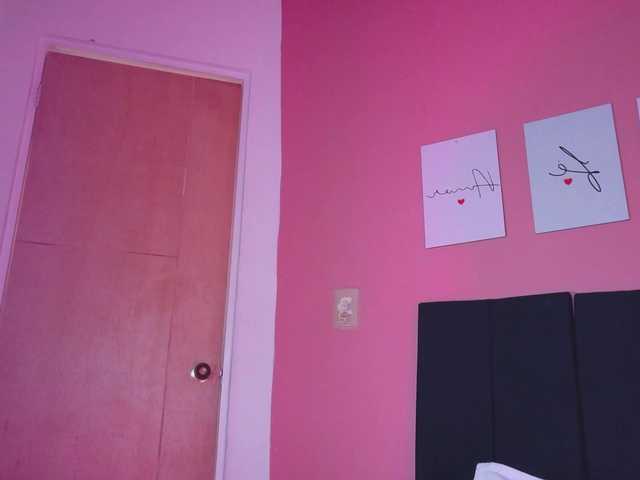 Beautifulskinny18 live cam on BongaCams