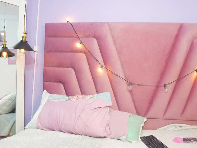 Beautifulskinny18 live cam on BongaCams