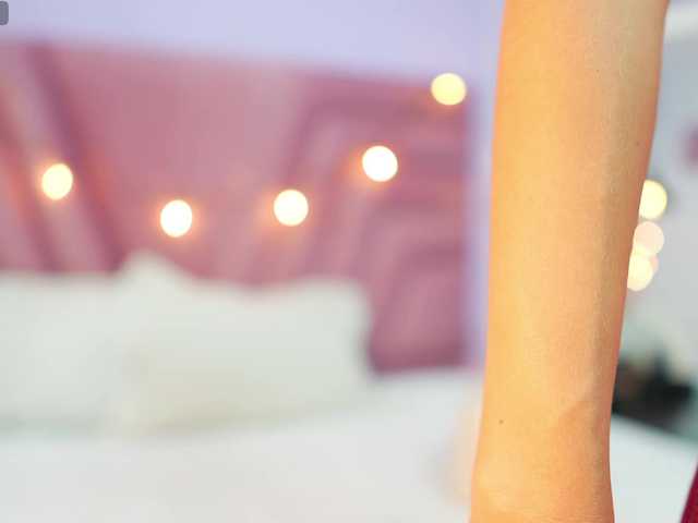 Beautifulskinny18 live cam on BongaCams