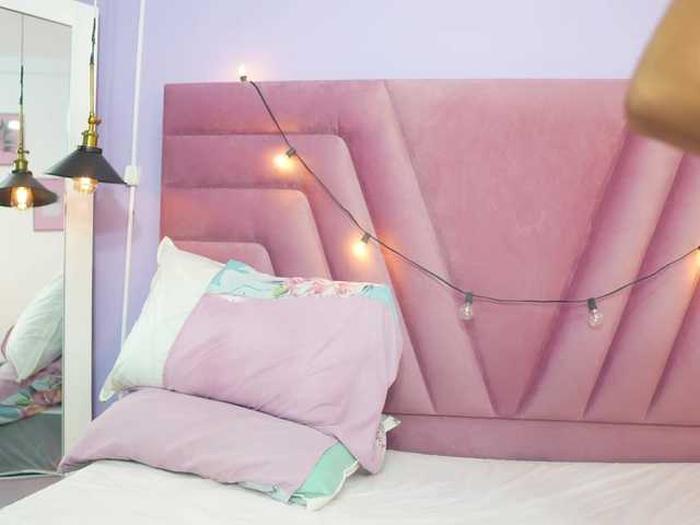 Beautifulskinny18 live cam on BongaCams