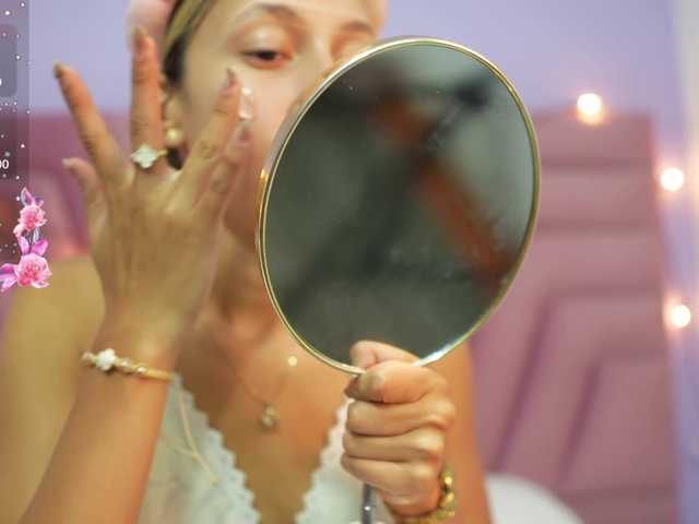 Beautifulskinny18 live cam on BongaCams