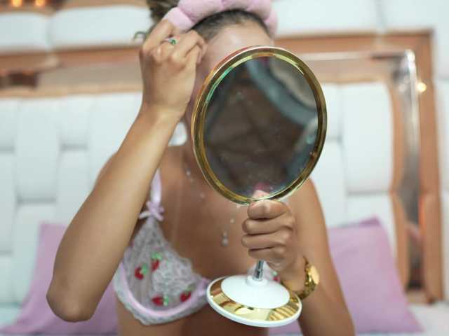 Beautifulskinny18 live cam on BongaCams