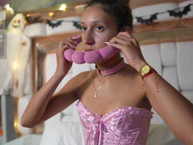 Beautifulskinny18 live cam on BongaCams