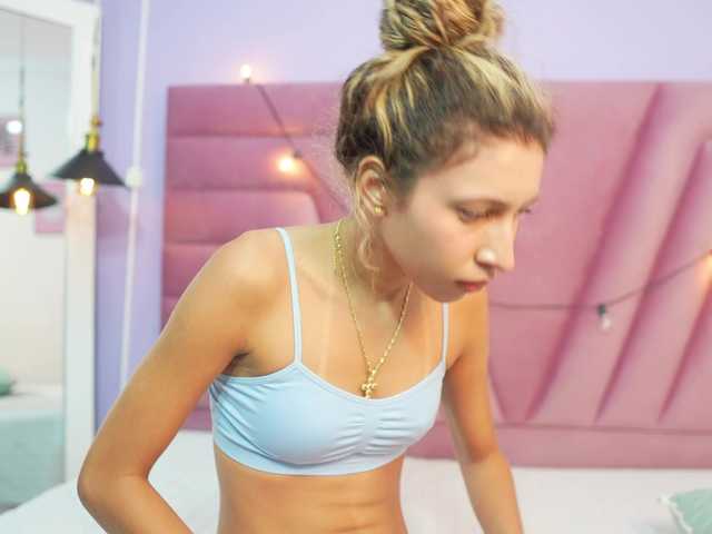 Beautifulskinny18 live webcam show