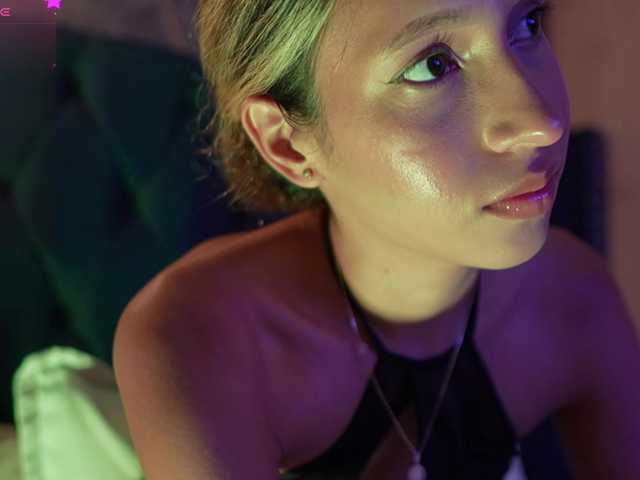 Beautifulskinny18 live cam on BongaCams