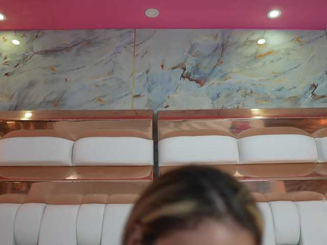 Beautifulskinny18 live cam on BongaCams