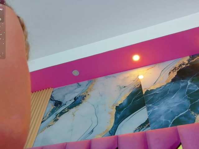 Beautifulskinny18 live cam on BongaCams