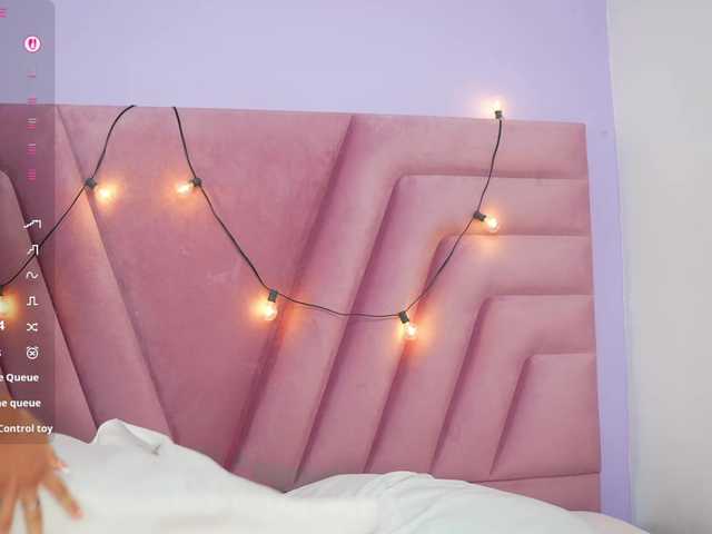Beautifulskinny18 live cam on BongaCams