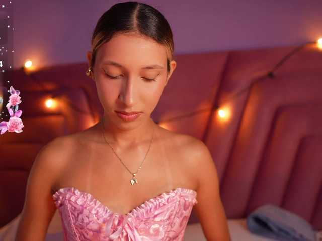 Beautifulskinny18 live cam on BongaCams