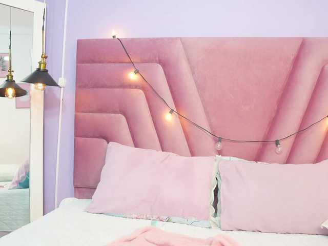 Beautifulskinny18 live webcam show
