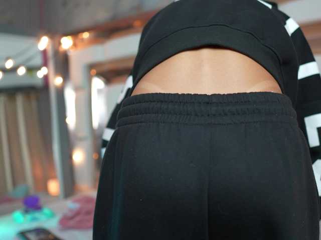 Beautifulskinny18 live cam on BongaCams