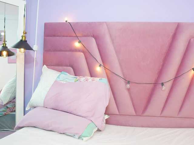 Beautifulskinny18 live webcam show