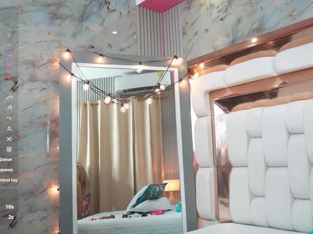 Beautifulskinny18 live cam on BongaCams