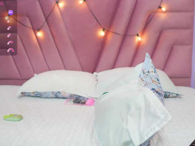 Beautifulskinny18 live cam on BongaCams